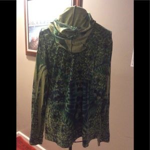 Hooded jacket with full zipper in the front.